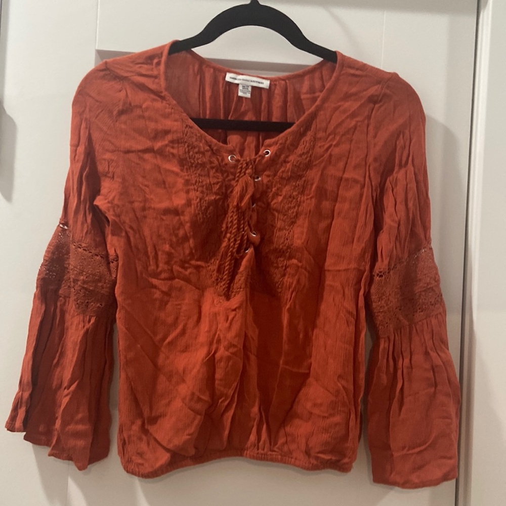 American Eagle burnt orange boho blouse slightly cropped w lace detailing XS EUC